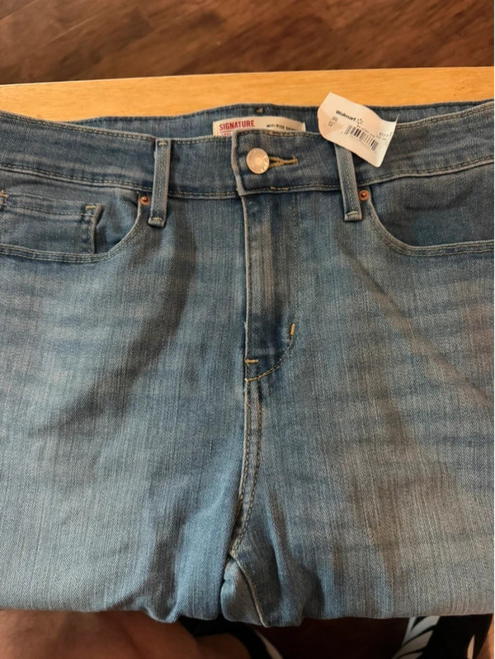 Signature by Levi Strauss Women’s Mid Rise Skinny Jeans Size 18M